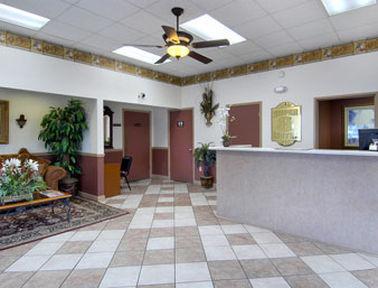 Мотель Super 8 By Wyndham-Tupelo Airport Интерьер фото